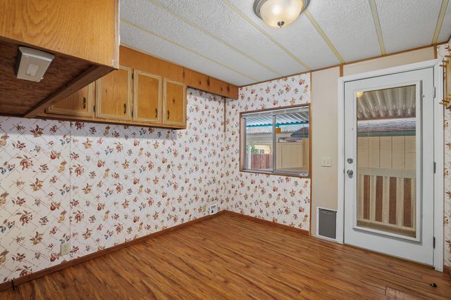 1077 Lee Roze Lane, Grants Pass, OR 97527