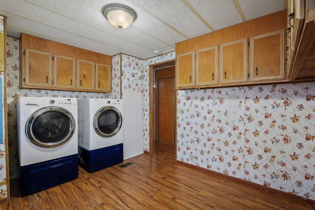 1077 Lee Roze Lane, Grants Pass, OR 97527