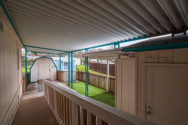 1077 Lee Roze Lane, Grants Pass, OR 97527