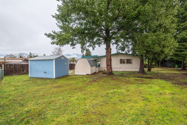 1077 Lee Roze Lane, Grants Pass, OR 97527