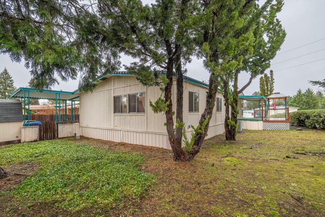 1077 Lee Roze Lane, Grants Pass, OR 97527