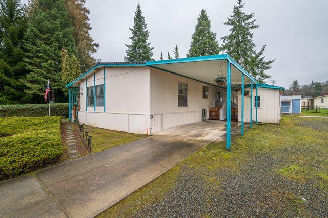 1077 Lee Roze Lane, Grants Pass, OR 97527