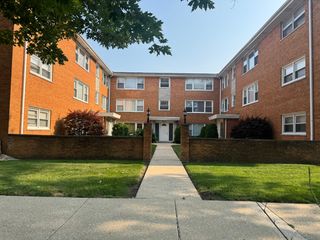 6927 W 64th Place 2E, Chicago, IL 60638