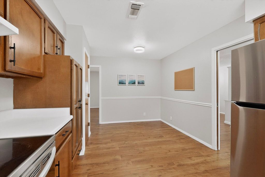 Image 13 of property listing at 4900 Northridge Place NE, Albuquerque, NM 87111