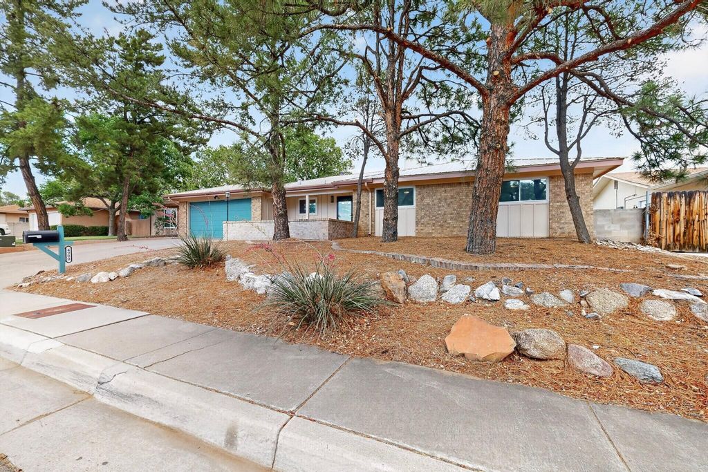 Image 2 of property listing at 4900 Northridge Place NE, Albuquerque, NM 87111