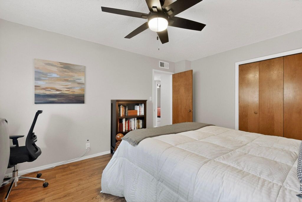 Image 23 of property listing at 4900 Northridge Place NE, Albuquerque, NM 87111