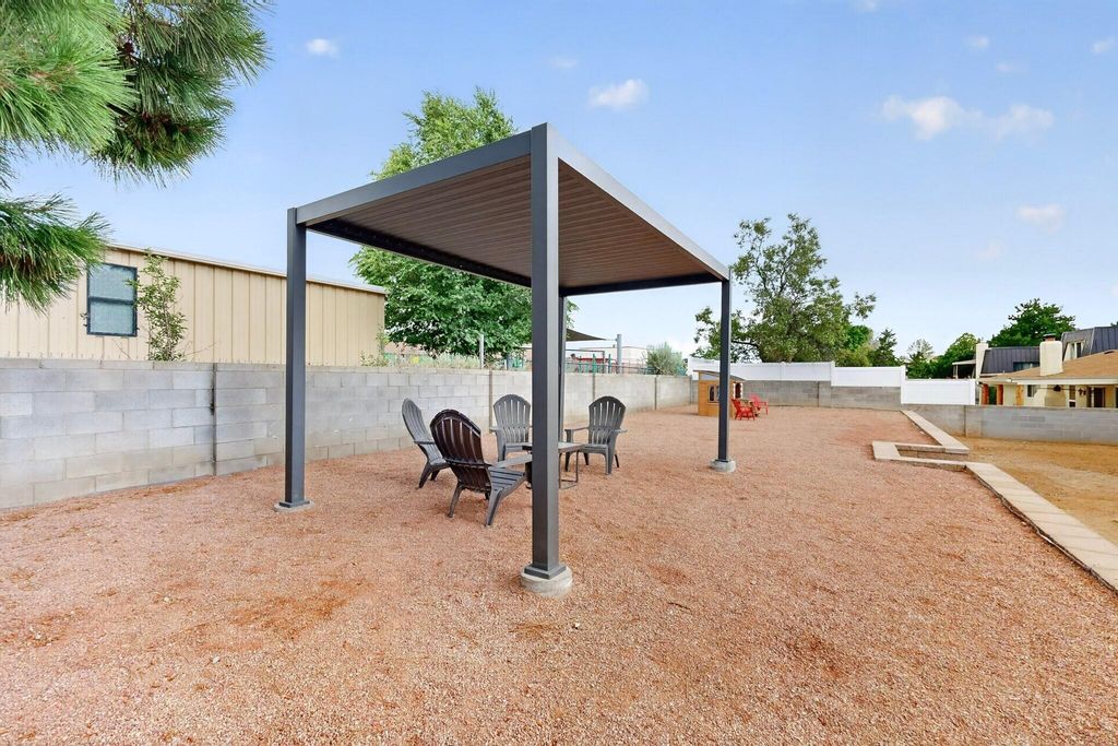 Image 44 of property listing at 4900 Northridge Place NE, Albuquerque, NM 87111