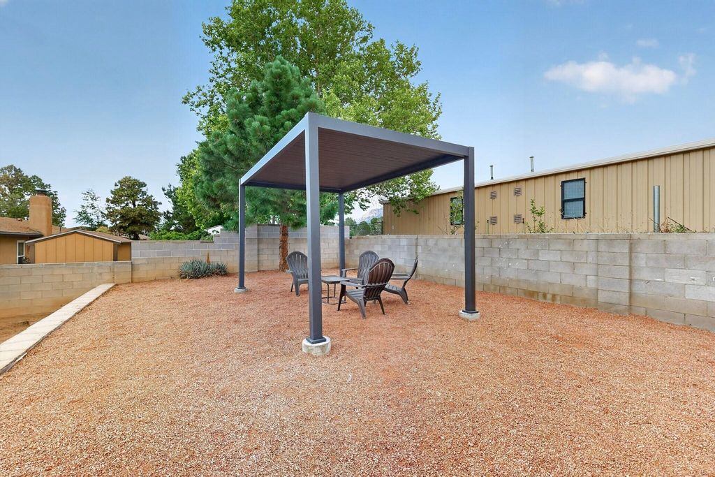 Image 46 of property listing at 4900 Northridge Place NE, Albuquerque, NM 87111