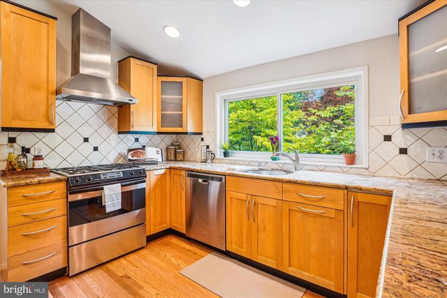 9803 HILL ST, Kensington, MD 20895