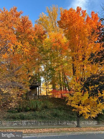 9803 HILL ST, Kensington, MD 20895