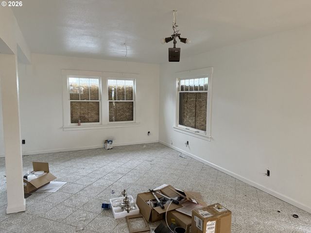 3945 Sw 185TH Ave, Beaverton, OR 97078