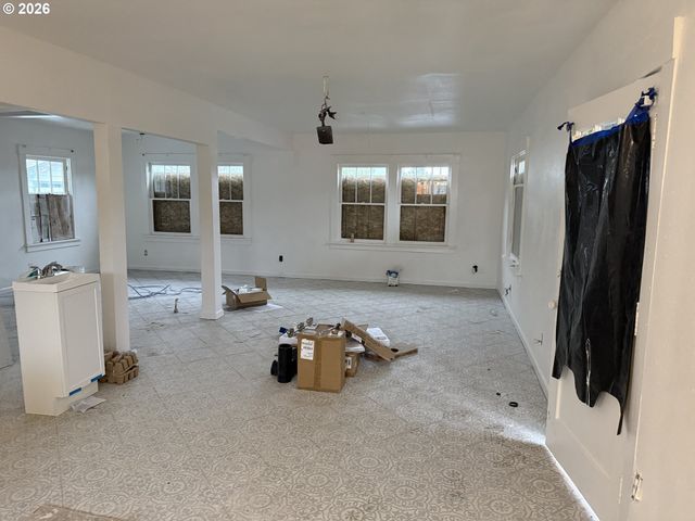 3945 Sw 185TH Ave, Beaverton, OR 97078