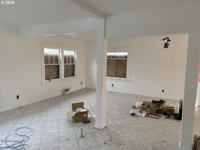 3945 Sw 185TH Ave, Beaverton, OR 97078