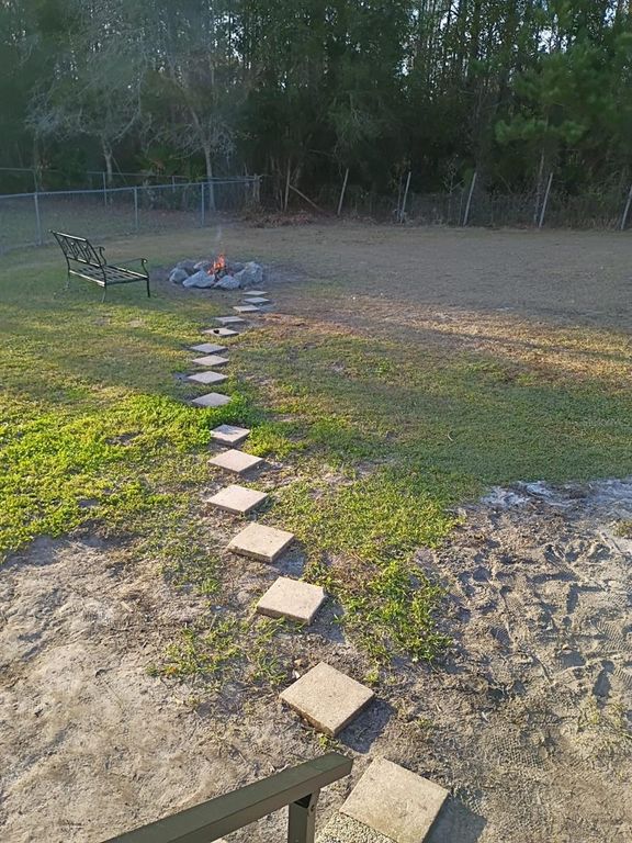 Image 2 of property listing at 140 COOLWATER, Satsuma, FL 32189