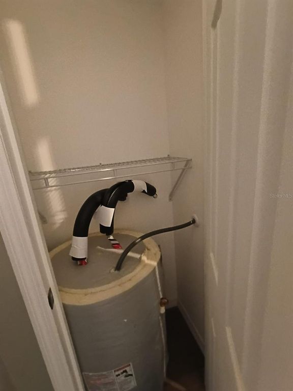 Image 11 of property listing at 140 COOLWATER, Satsuma, FL 32189