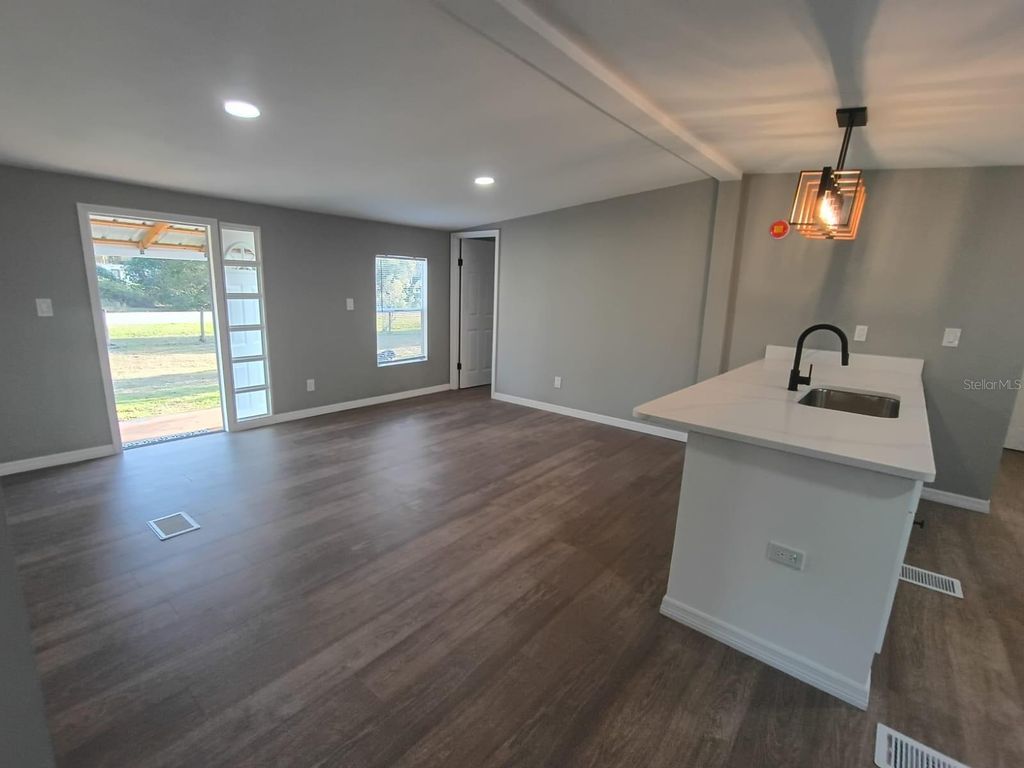 Image 21 of property listing at 140 COOLWATER, Satsuma, FL 32189