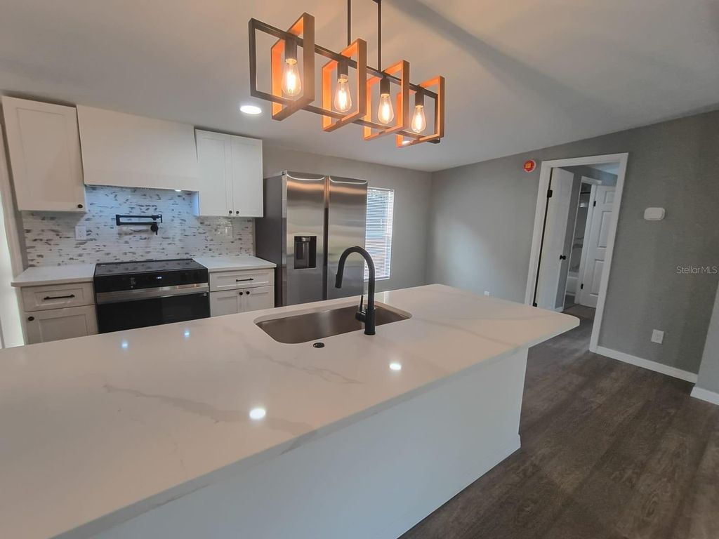 Image 25 of property listing at 140 COOLWATER, Satsuma, FL 32189