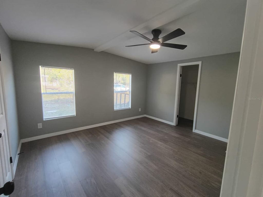 Image 10 of property listing at 140 COOLWATER, Satsuma, FL 32189