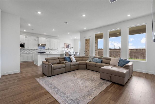 4911 Dickens Landing Drive, League City, TX 77573