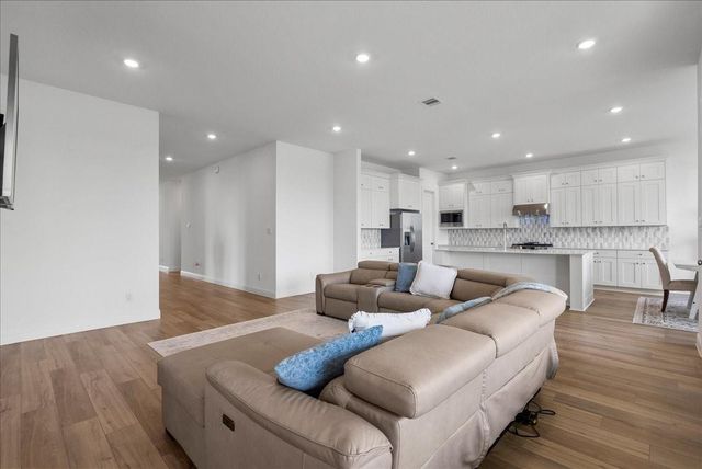 4911 Dickens Landing Drive, League City, TX 77573