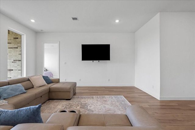 4911 Dickens Landing Drive, League City, TX 77573