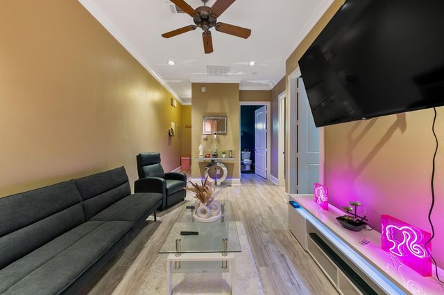 12832 Willow Centre Drive, Houston, TX 77066