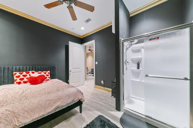 12832 Willow Centre Drive, Houston, TX 77066