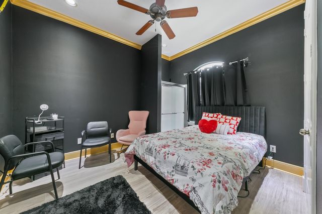 12832 Willow Centre Drive, Houston, TX 77066