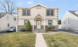 737 Ercama St, Linden City, NJ 07036