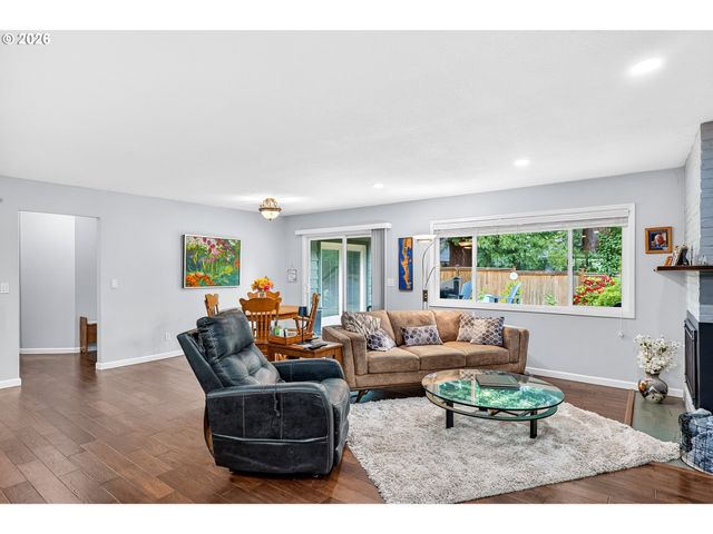 6825 Sw ROLLINGWOOD Dr, Beaverton, OR 97008