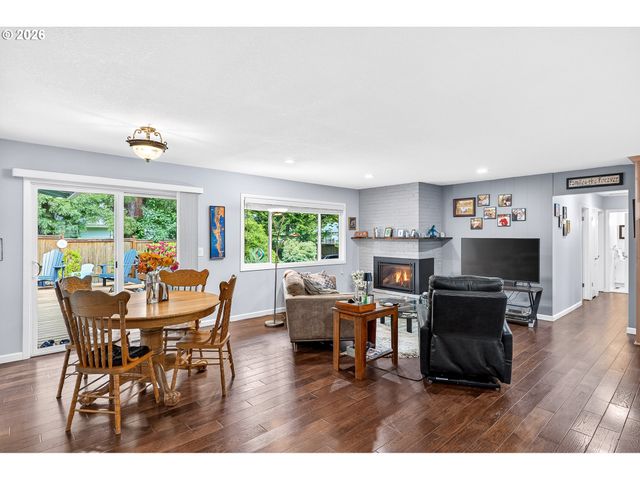 6825 Sw ROLLINGWOOD Dr, Beaverton, OR 97008