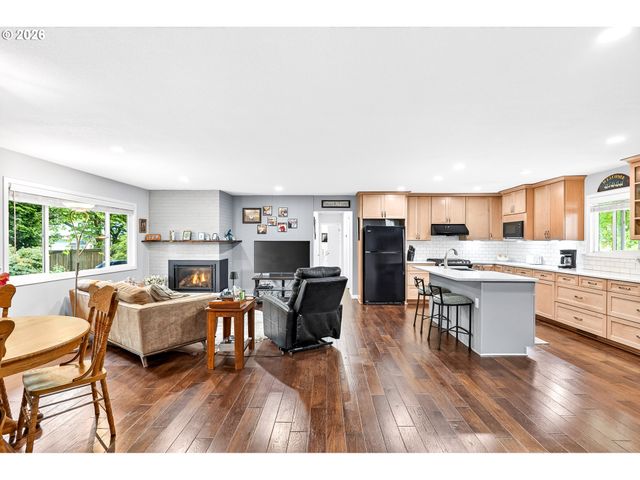 6825 Sw ROLLINGWOOD Dr, Beaverton, OR 97008