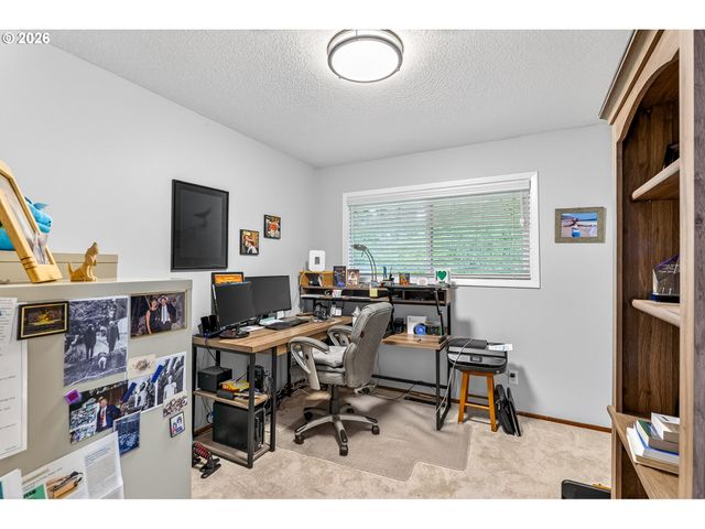 6825 Sw ROLLINGWOOD Dr, Beaverton, OR 97008