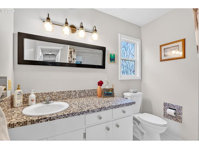 6825 Sw ROLLINGWOOD Dr, Beaverton, OR 97008