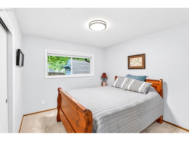 6825 Sw ROLLINGWOOD Dr, Beaverton, OR 97008