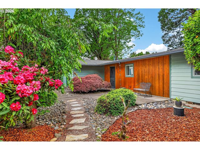 6825 Sw ROLLINGWOOD Dr, Beaverton, OR 97008