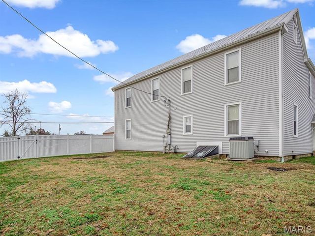 110 N Park Street, Hecker, IL 62248