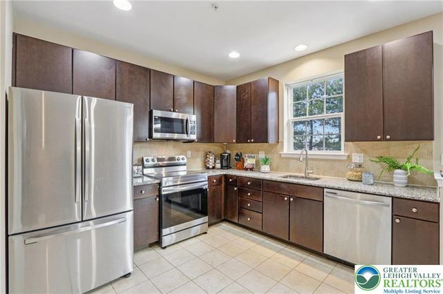 270 Milkweed Drive, Upper Macungie Twp, PA 18104