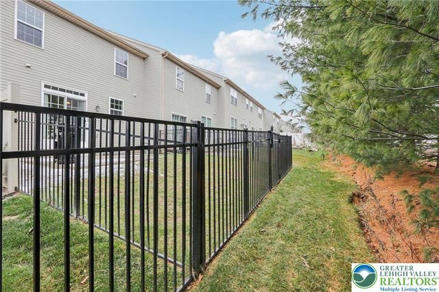 270 Milkweed Drive, Upper Macungie Twp, PA 18104