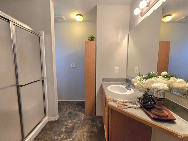 1904 Tyler St., Nampa, ID 83686