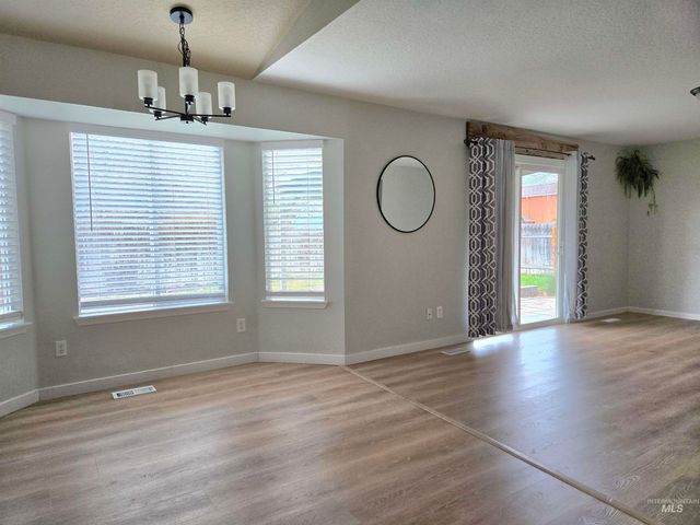 1904 Tyler St., Nampa, ID 83686