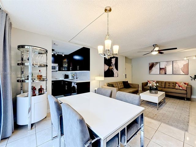 9350 Fontainebleau Boulevard 101, Miami, FL 33172