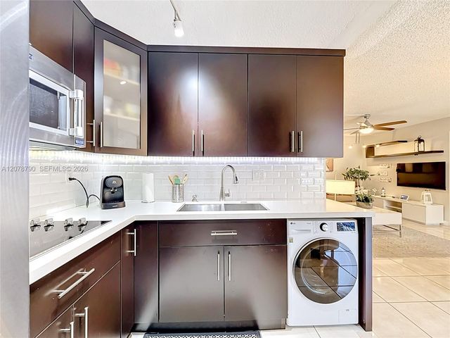 9350 Fontainebleau Boulevard 101, Miami, FL 33172
