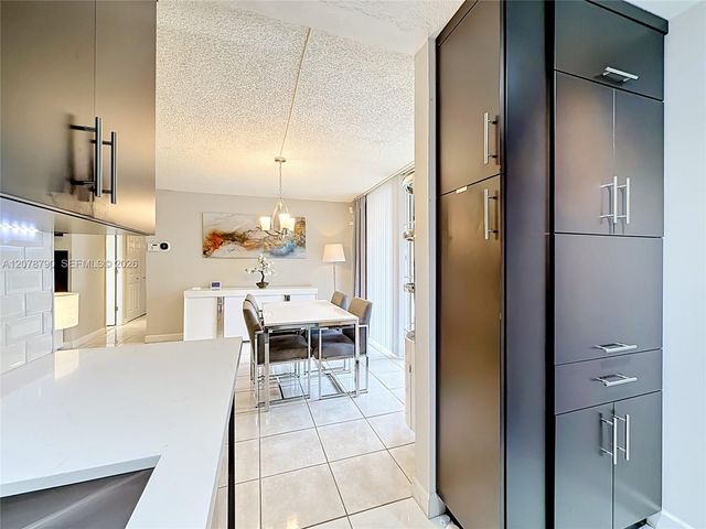 9350 Fontainebleau Boulevard 101, Miami, FL 33172