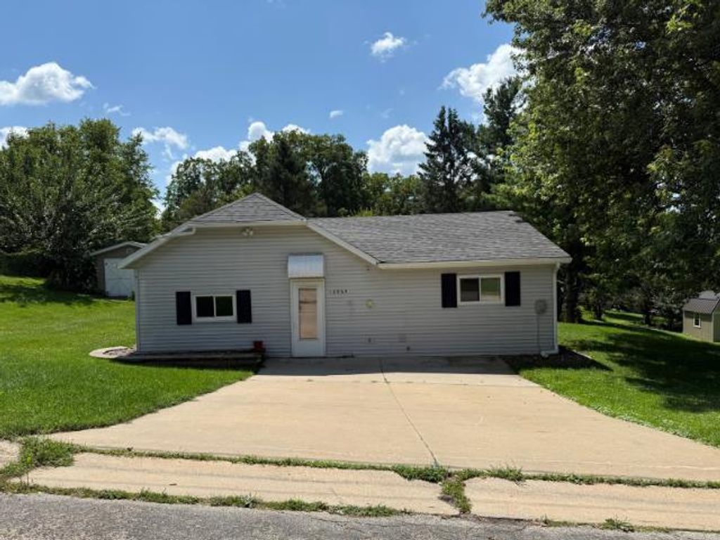 10969 Brigham Avenue, Blue Mounds, WI 53517