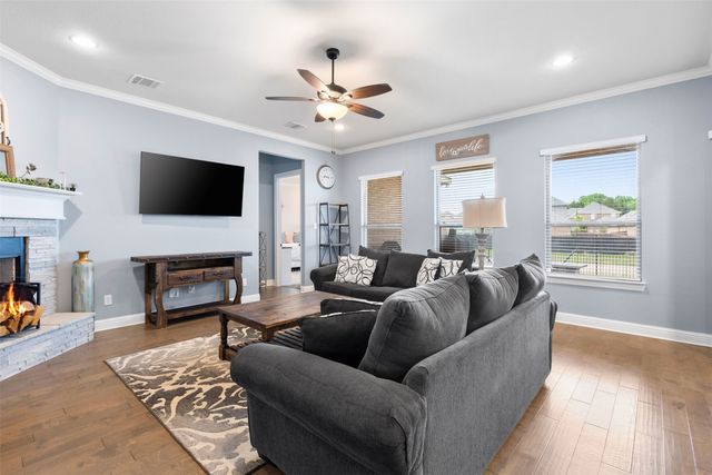 806 Summer Grove Drive, Midlothian, TX 76065