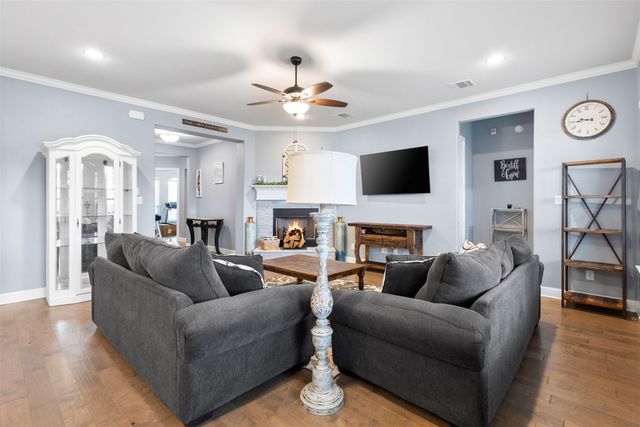 806 Summer Grove Drive, Midlothian, TX 76065