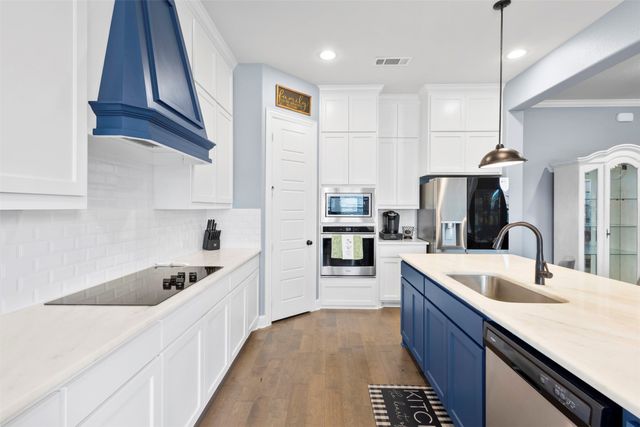 806 Summer Grove Drive, Midlothian, TX 76065