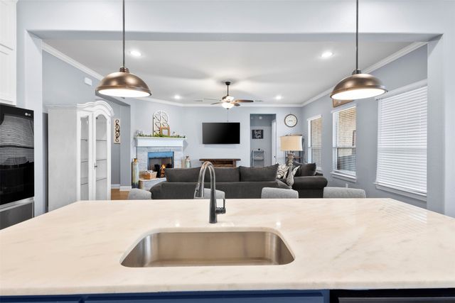 806 Summer Grove Drive, Midlothian, TX 76065