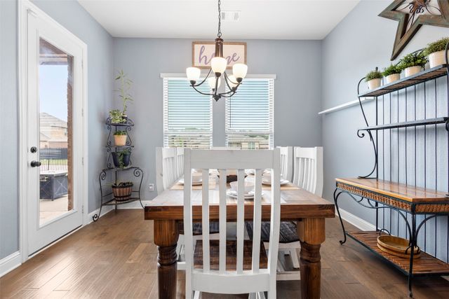 806 Summer Grove Drive, Midlothian, TX 76065